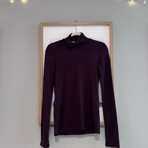 Aritzia Wilfred Turtle Neck / Purple, Eggplant, Plum / Size Medium